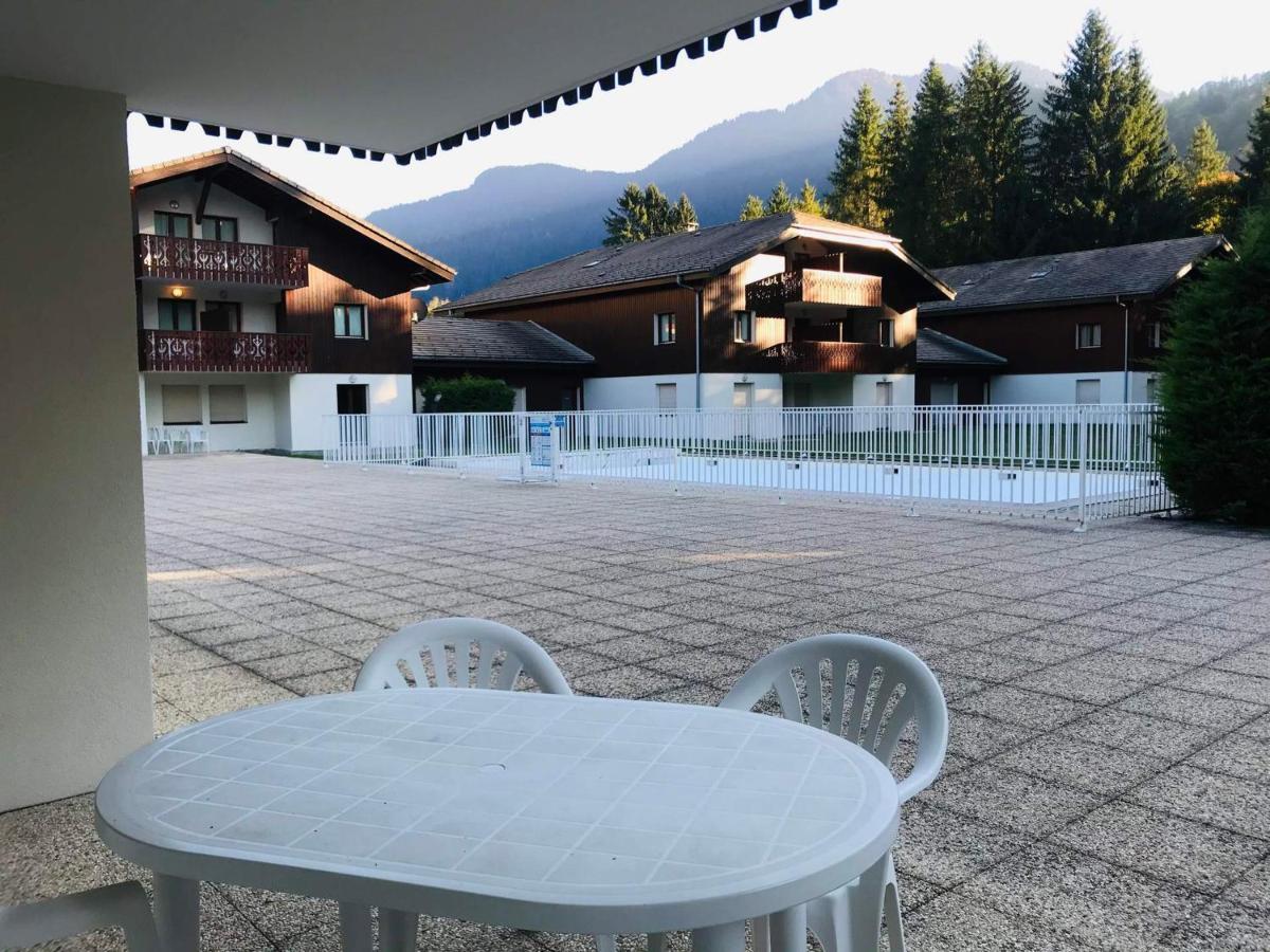 Appartement Confortable Avec Piscines, Terrasse Et Parking A Samoens - Fr-1-629-100 Экстерьер фото